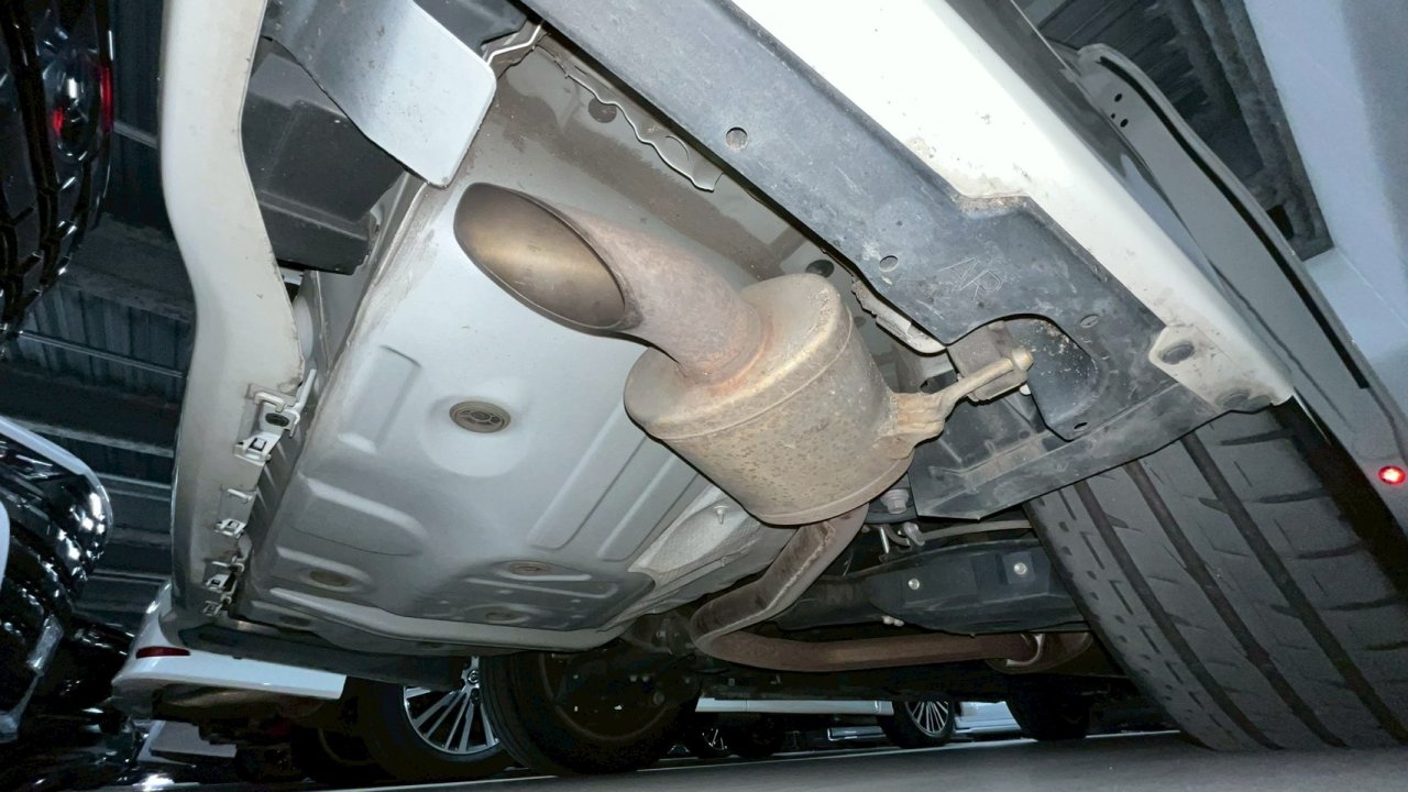 TOYOTA ALPHARD - photo 14 of 37