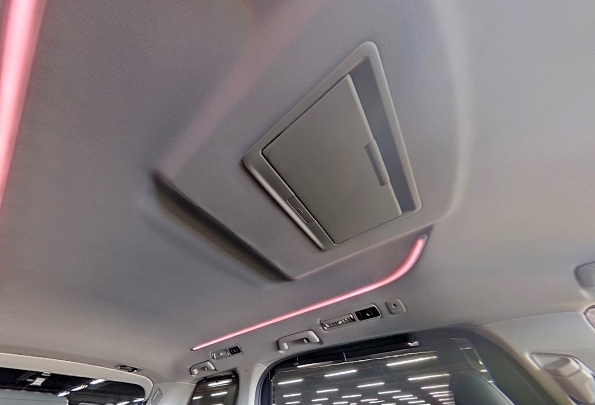 TOYOTA ALPHARD - photo 17 of 37