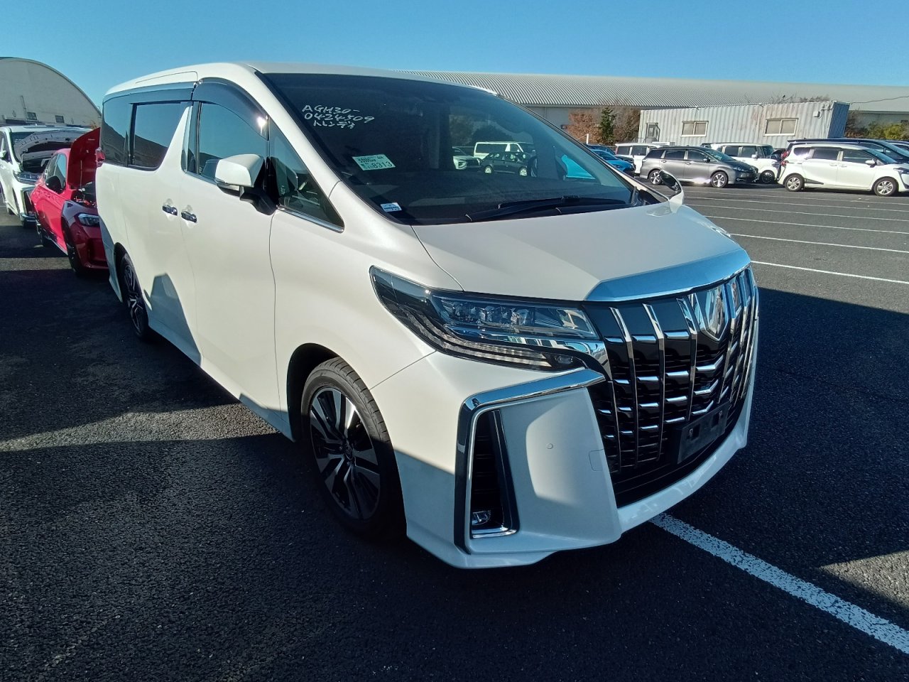 TOYOTA ALPHARD - photo 21 of 37
