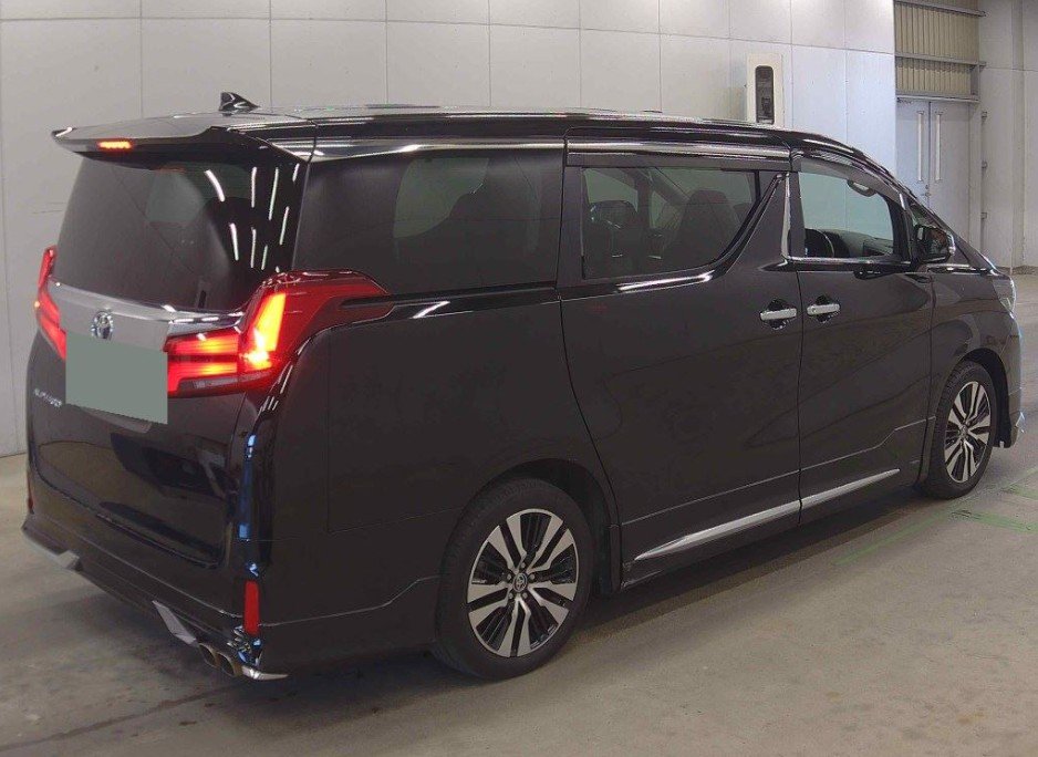 TOYOTA ALPHARD - photo 6 of 7