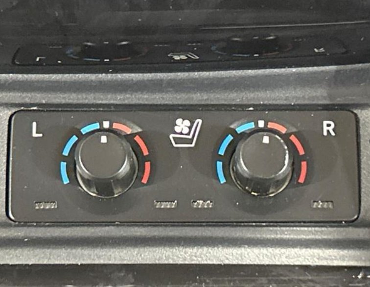 TOYOTA ALPHARD - photo 11 of 33