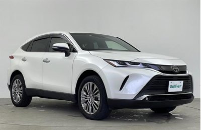 TOYOTA HARRIER in White pearl crystal shine