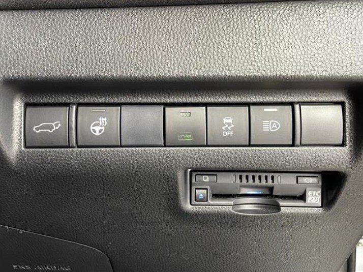 TOYOTA HARRIER - photo 10 of 32