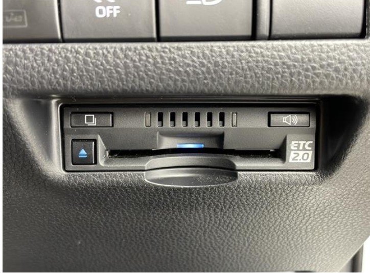 TOYOTA HARRIER - photo 18 of 32