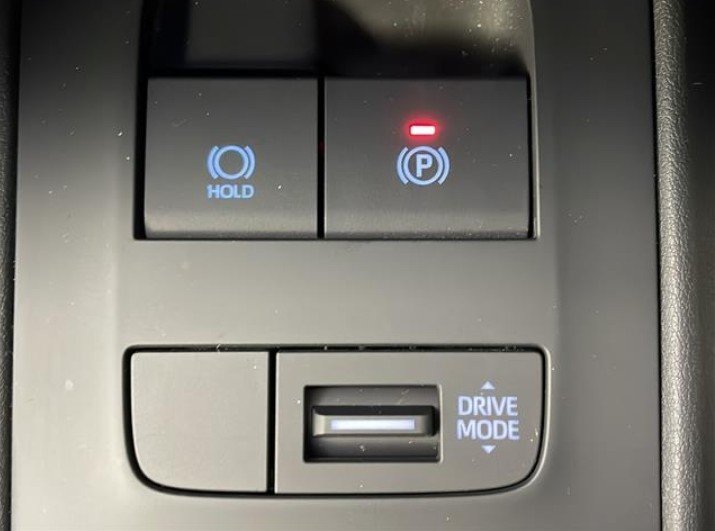 TOYOTA HARRIER - photo 23 of 32
