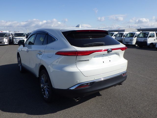 TOYOTA HARRIER - photo 27 of 32