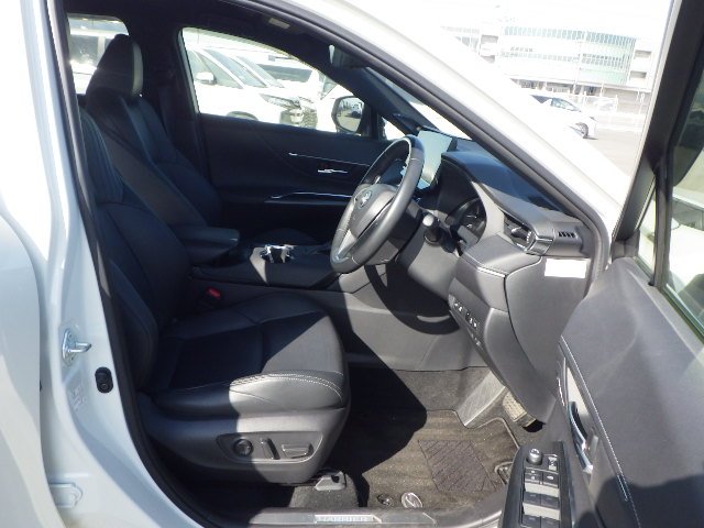 TOYOTA HARRIER - photo 29 of 32