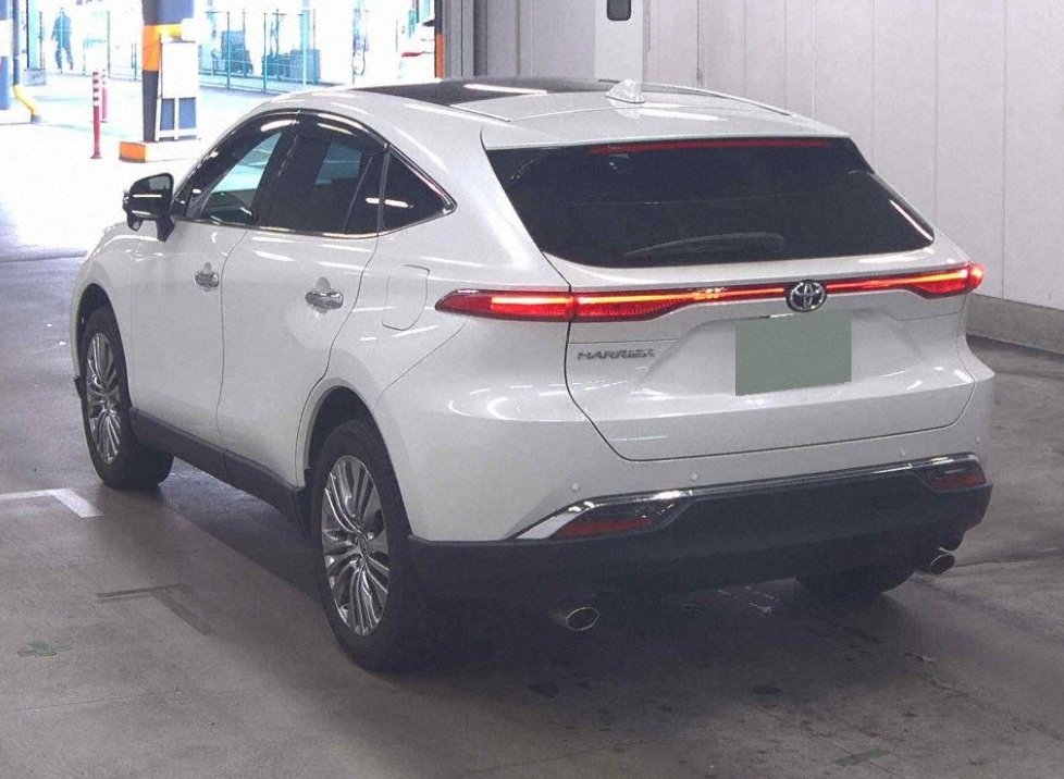 TOYOTA HARRIER - photo 3 of 23
