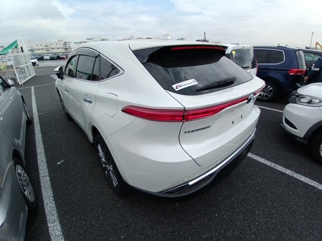 TOYOTA HARRIER - photo 12 of 23