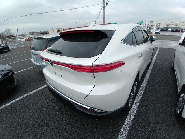 TOYOTA HARRIER - photo 13 of 23