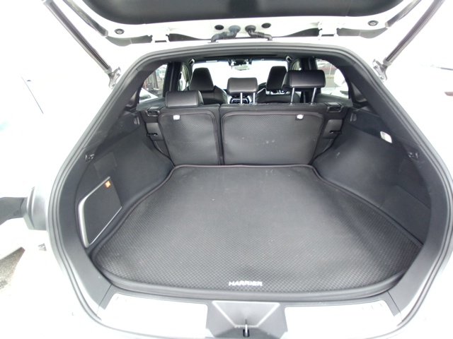 TOYOTA HARRIER - photo 14 of 23