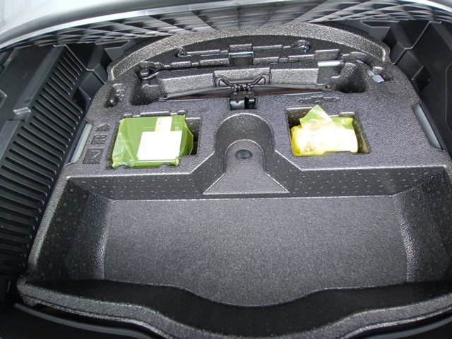 TOYOTA HARRIER - photo 15 of 23
