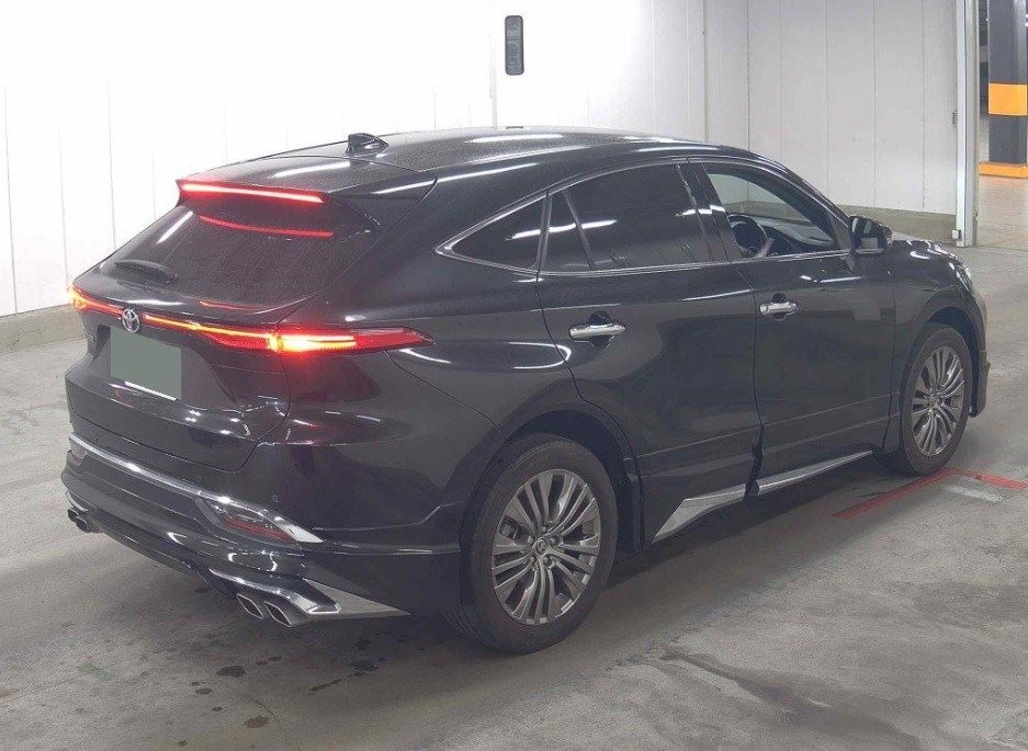 TOYOTA HARRIER - photo 8 of 27