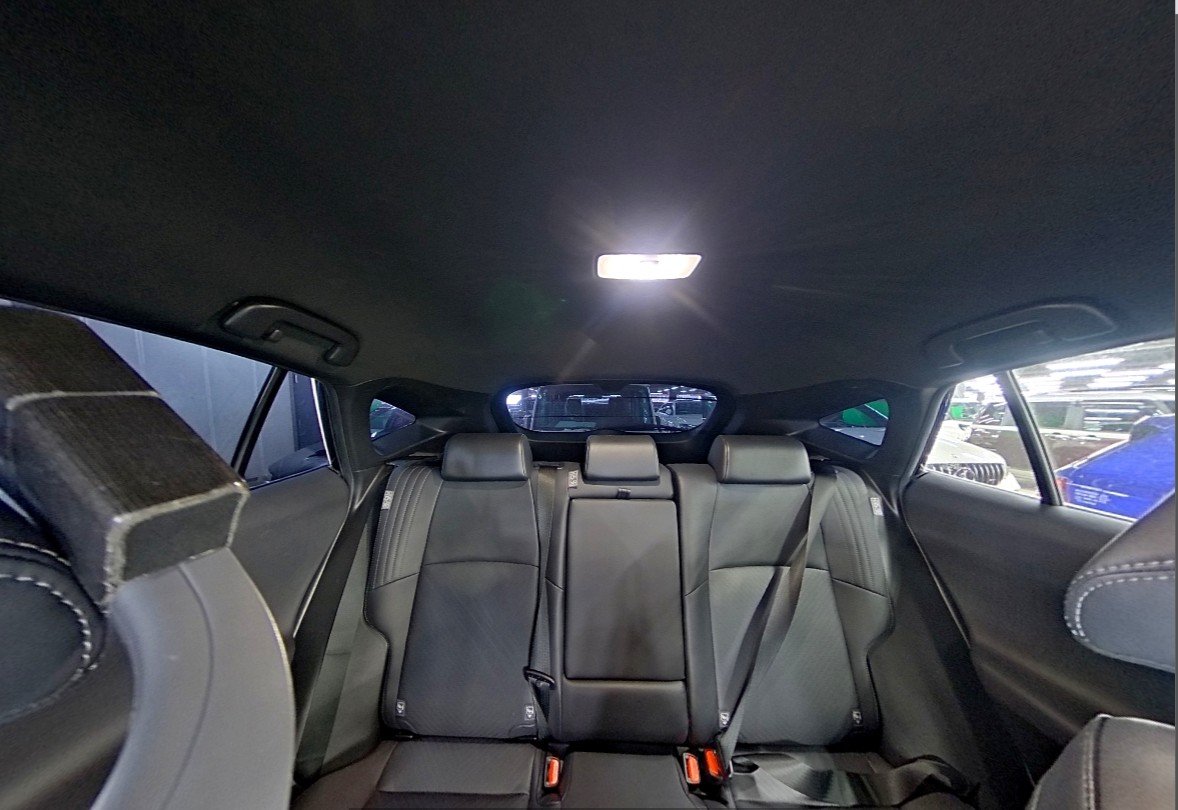 TOYOTA HARRIER - photo 12 of 27