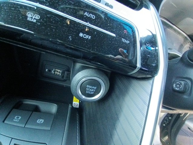 TOYOTA HARRIER - photo 23 of 27