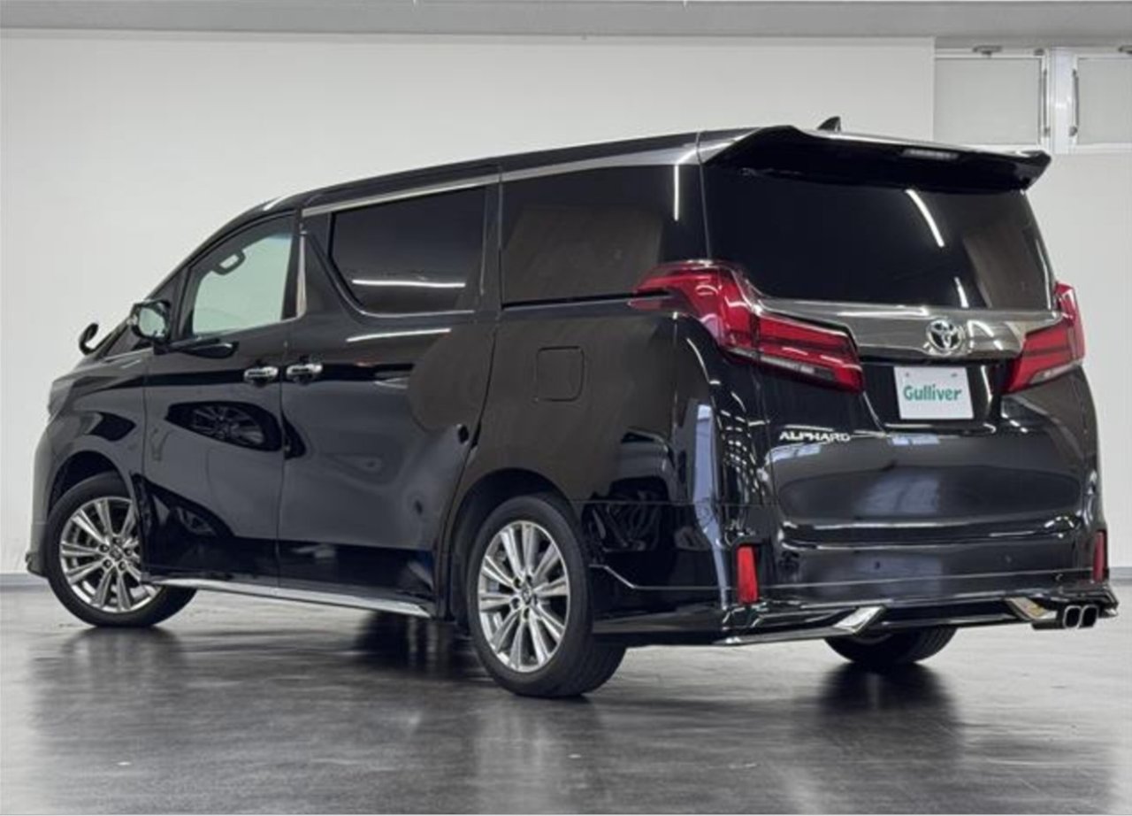 TOYOTA ALPHARD - photo 4 of 40