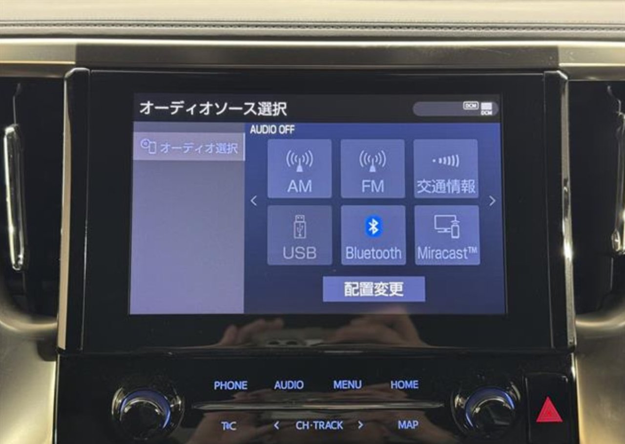 TOYOTA ALPHARD - photo 8 of 40