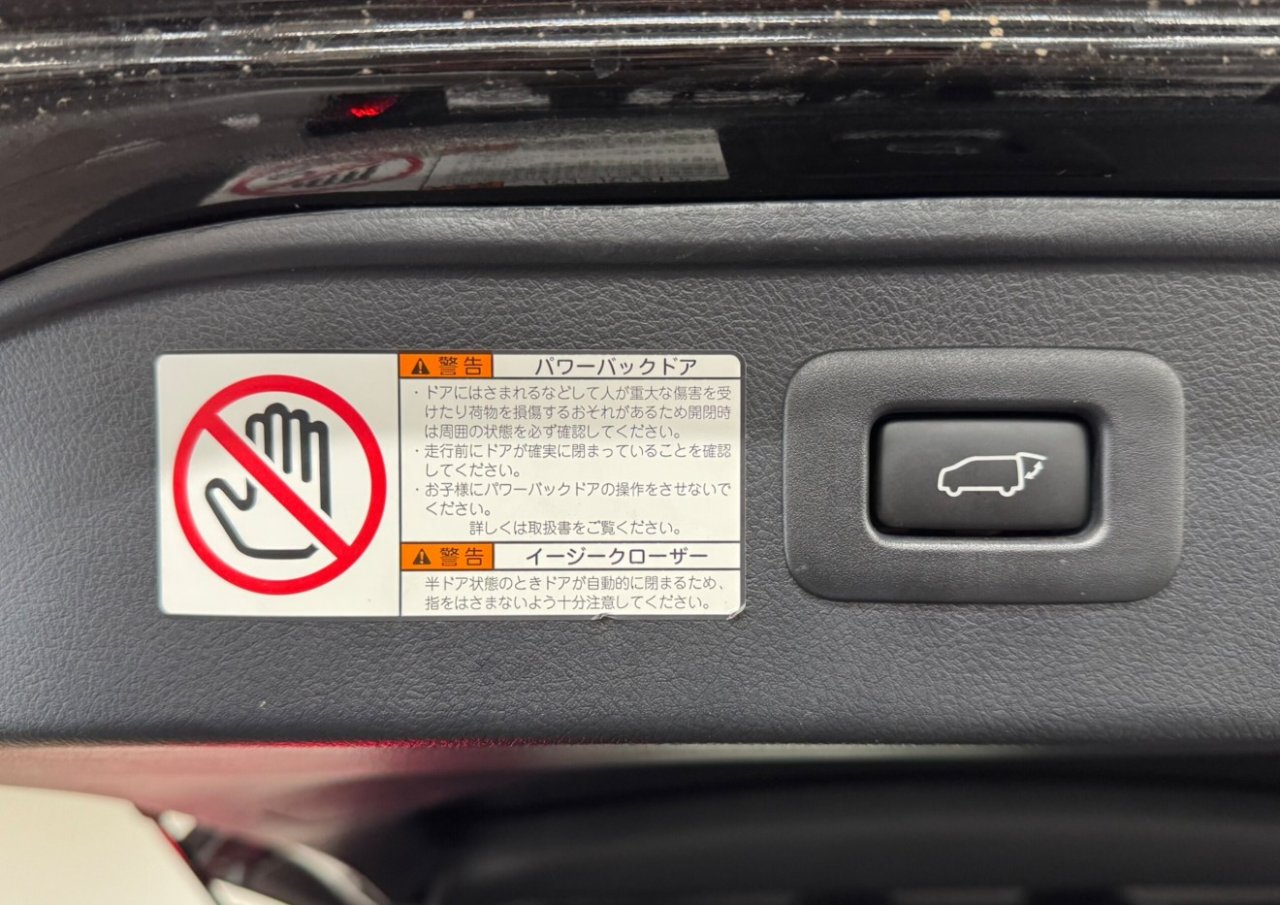 TOYOTA ALPHARD - photo 17 of 40