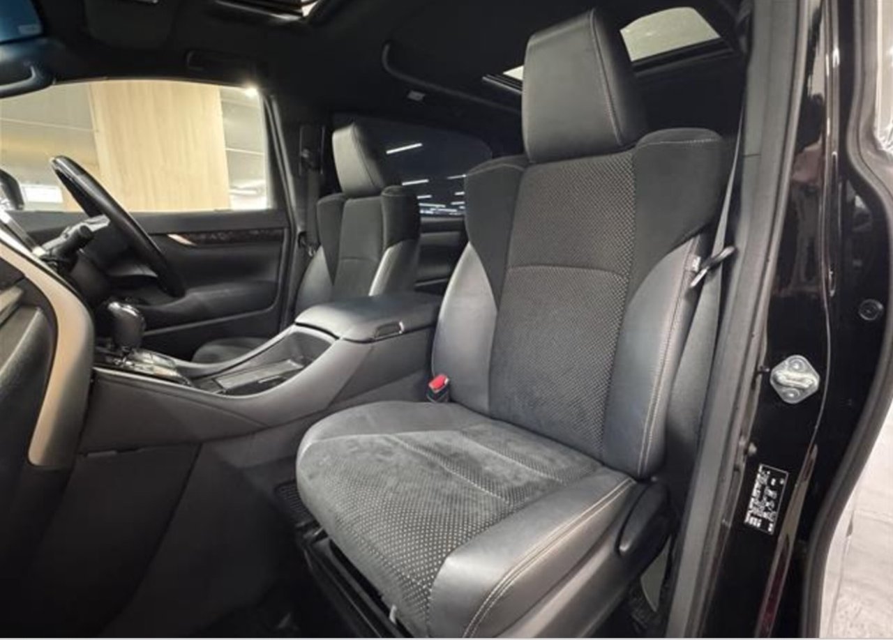 TOYOTA ALPHARD - photo 19 of 40