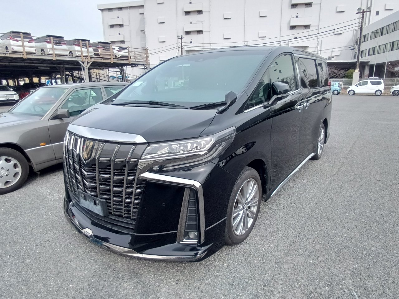 TOYOTA ALPHARD - photo 28 of 40