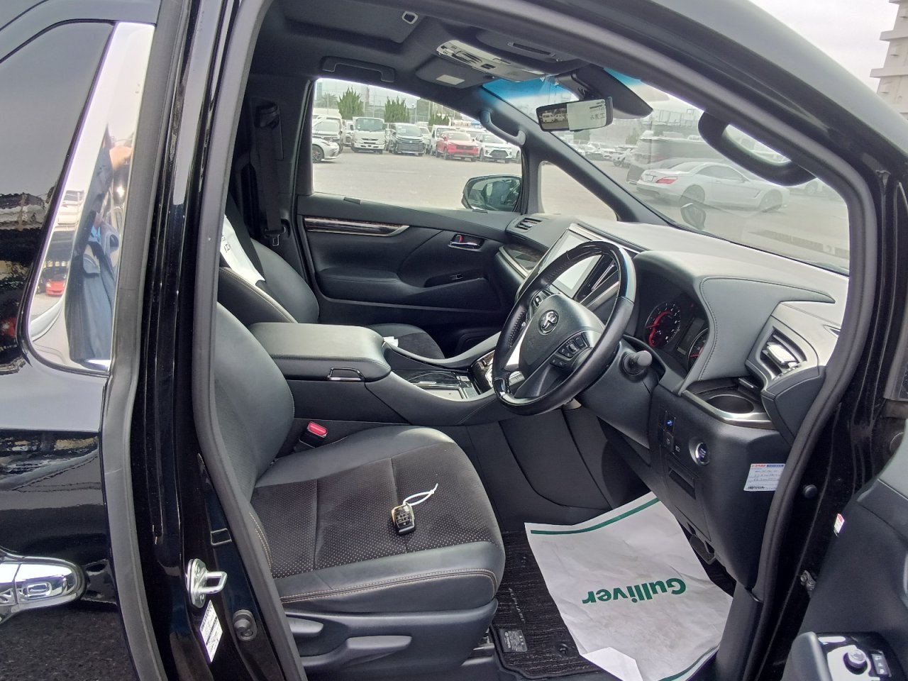 TOYOTA ALPHARD - photo 31 of 40