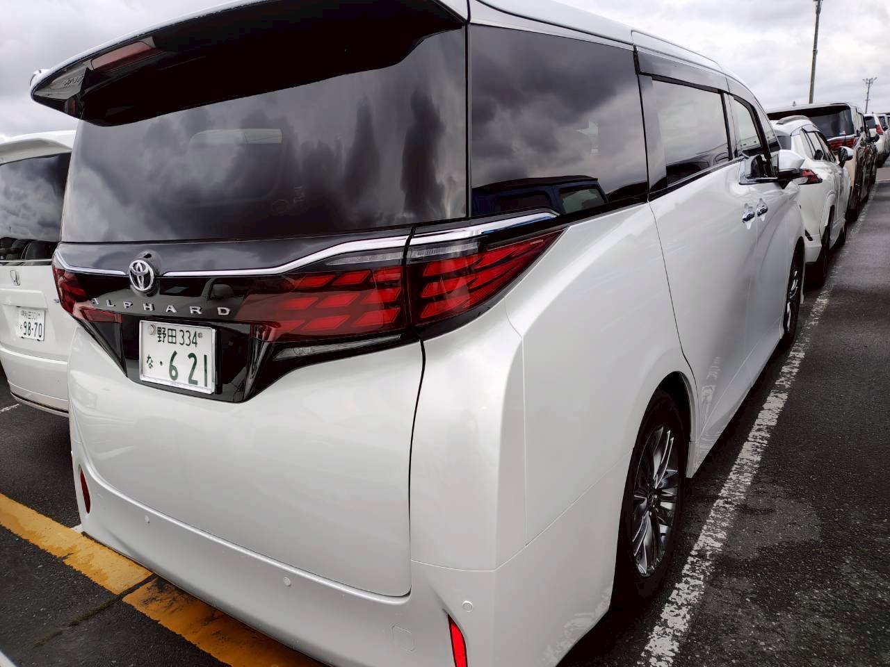 TOYOTA ALPHARD - photo 6 of 42