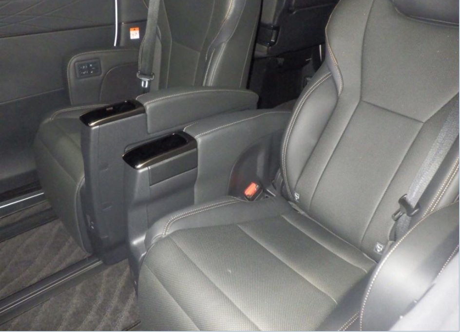 TOYOTA ALPHARD - photo 14 of 42