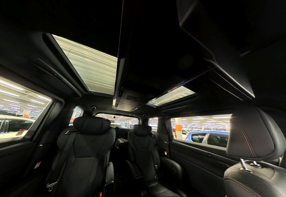 TOYOTA ALPHARD - photo 16 of 42