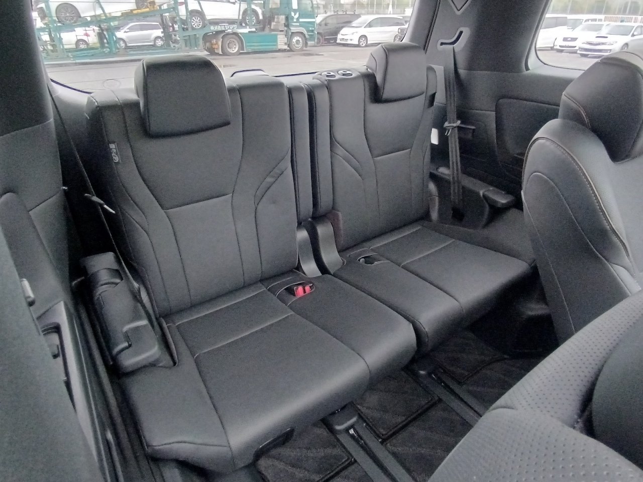 TOYOTA ALPHARD - photo 42 of 42