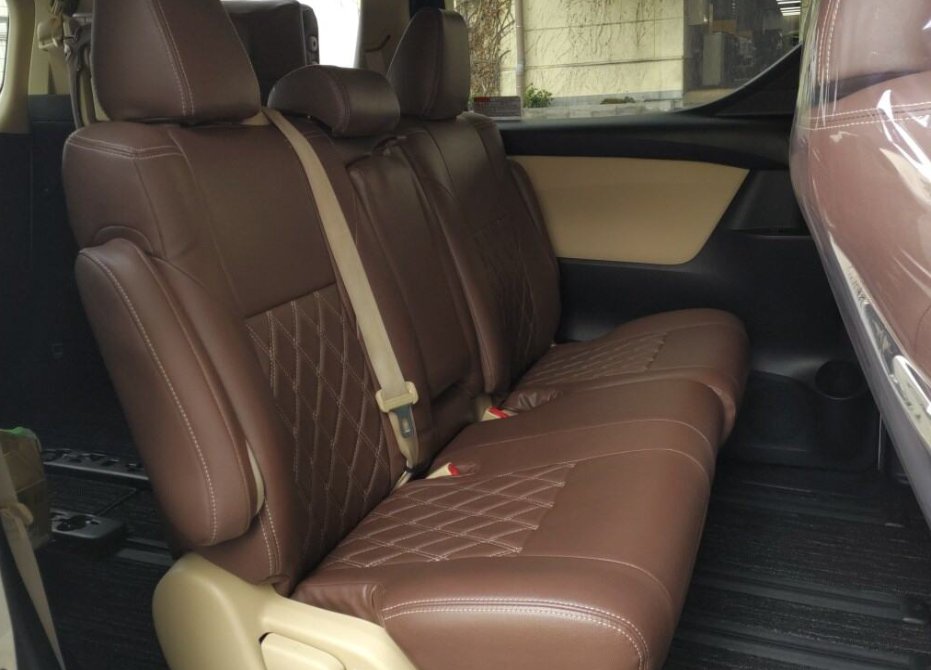 TOYOTA ALPHARD - photo 8 of 18