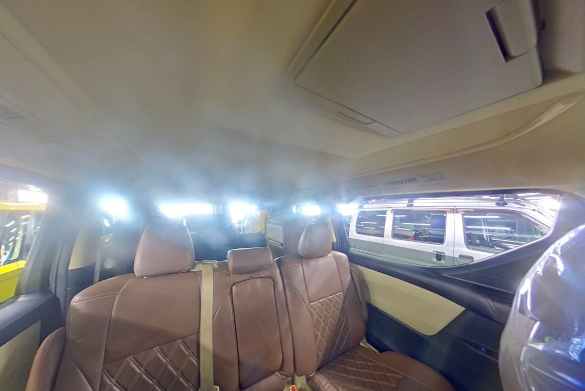 TOYOTA ALPHARD - photo 10 of 18