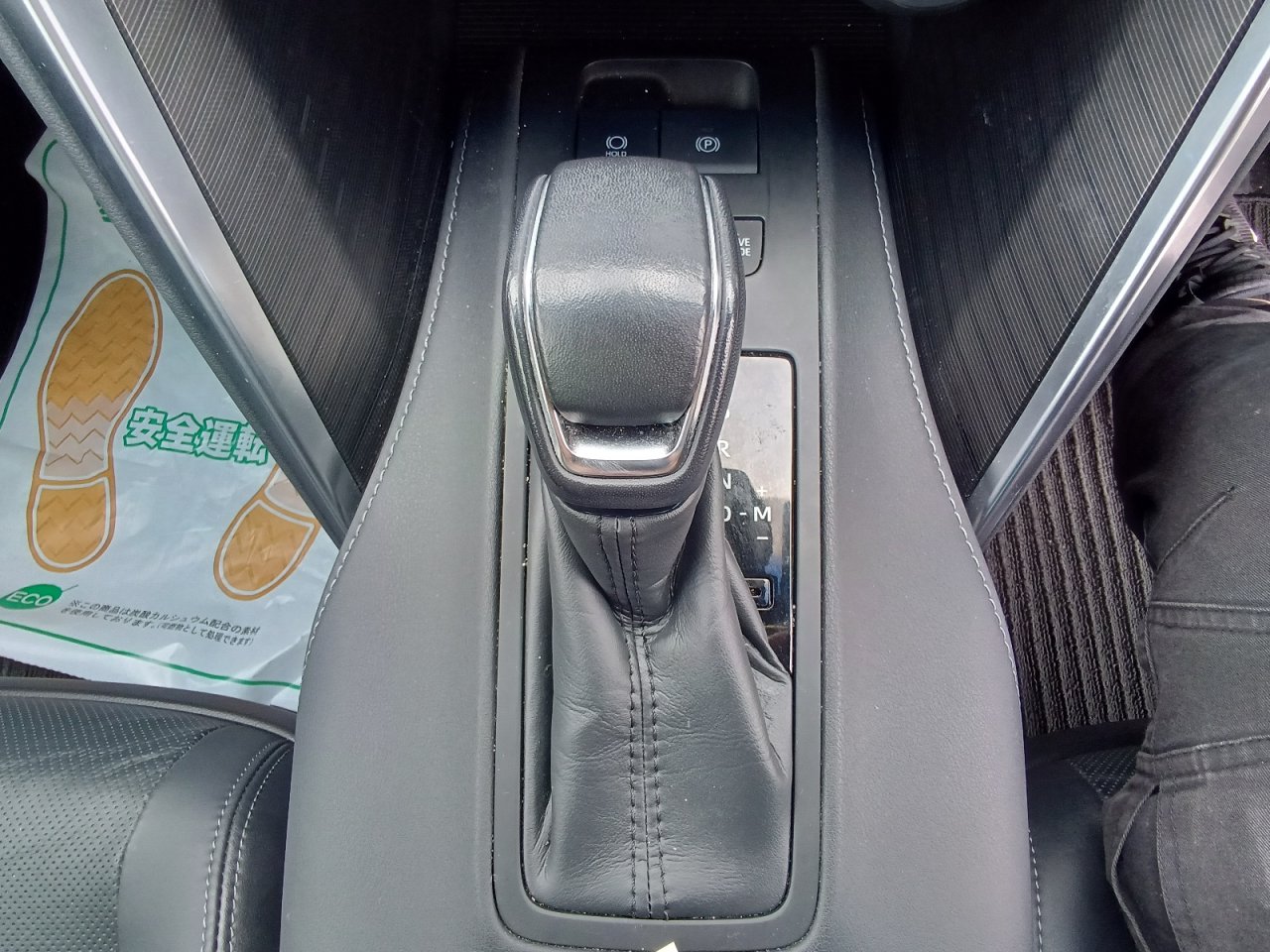 TOYOTA HARRIER - photo 15 of 18