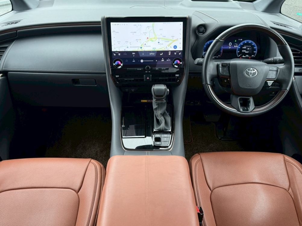TOYOTA ALPHARD - photo 11 of 26