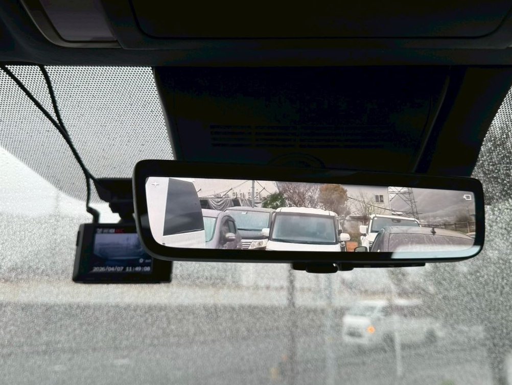 TOYOTA ALPHARD - photo 14 of 26