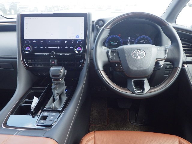 TOYOTA ALPHARD - photo 22 of 26