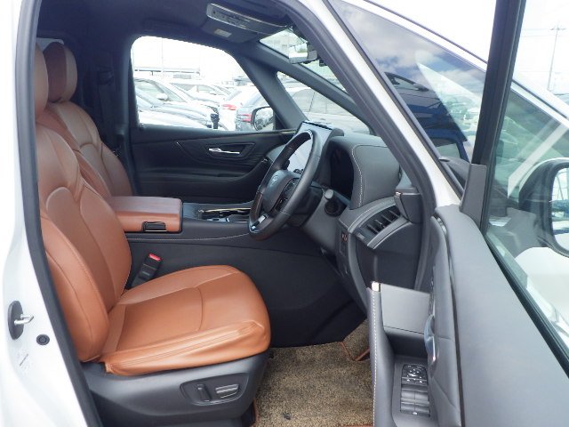TOYOTA ALPHARD - photo 23 of 26