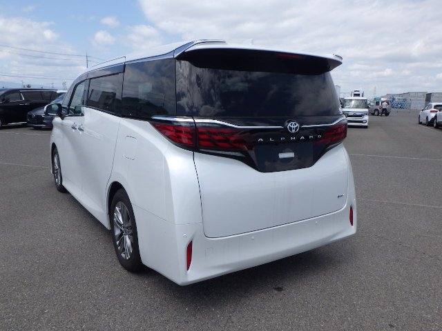 TOYOTA ALPHARD HYBRID - photo 2 of 11
