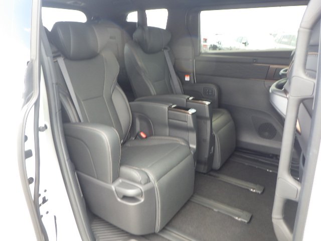 TOYOTA ALPHARD HYBRID - photo 7 of 11