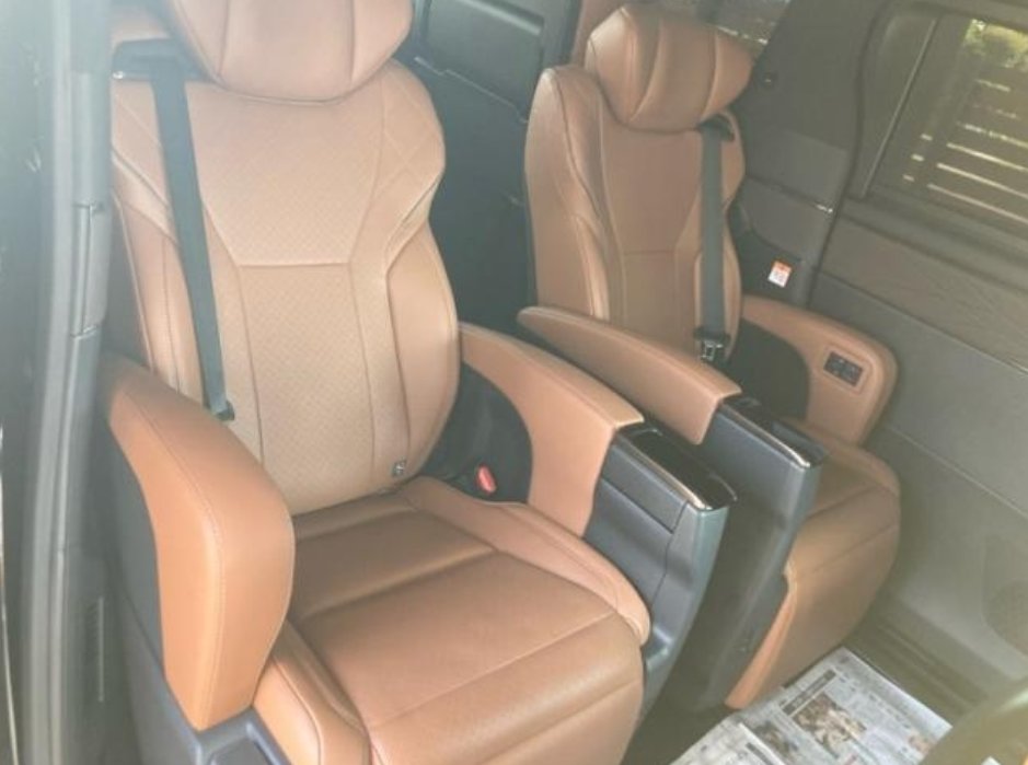 TOYOTA VELLFIRE - photo 23 of 32