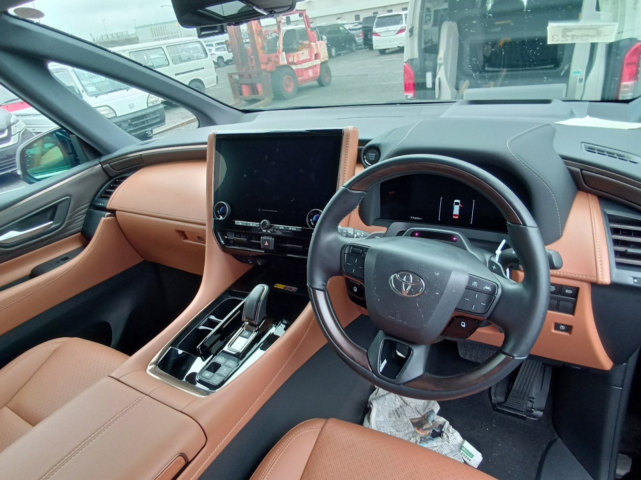 TOYOTA VELLFIRE - photo 29 of 32