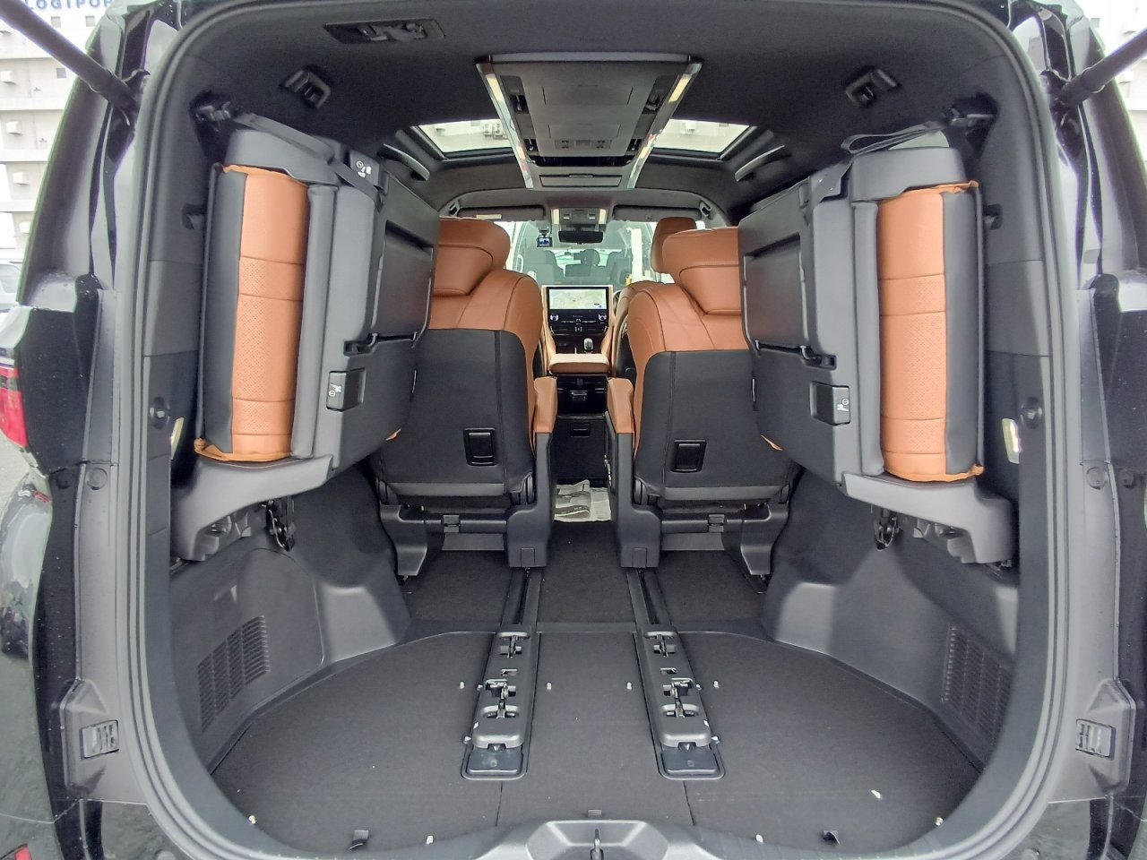 TOYOTA VELLFIRE - photo 32 of 32