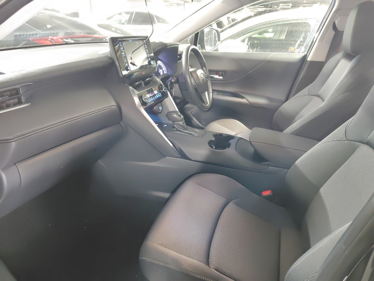 TOYOTA HARRIER S - photo 10 of 35