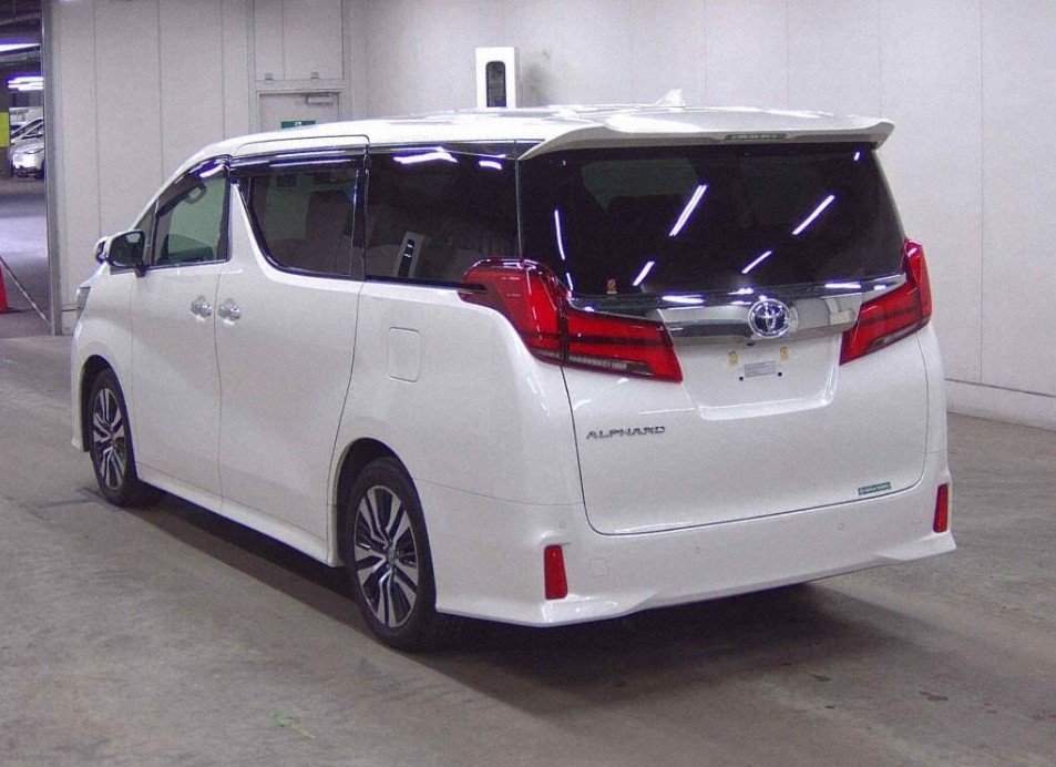 TOYOTA ALPHARD - photo 5 of 16