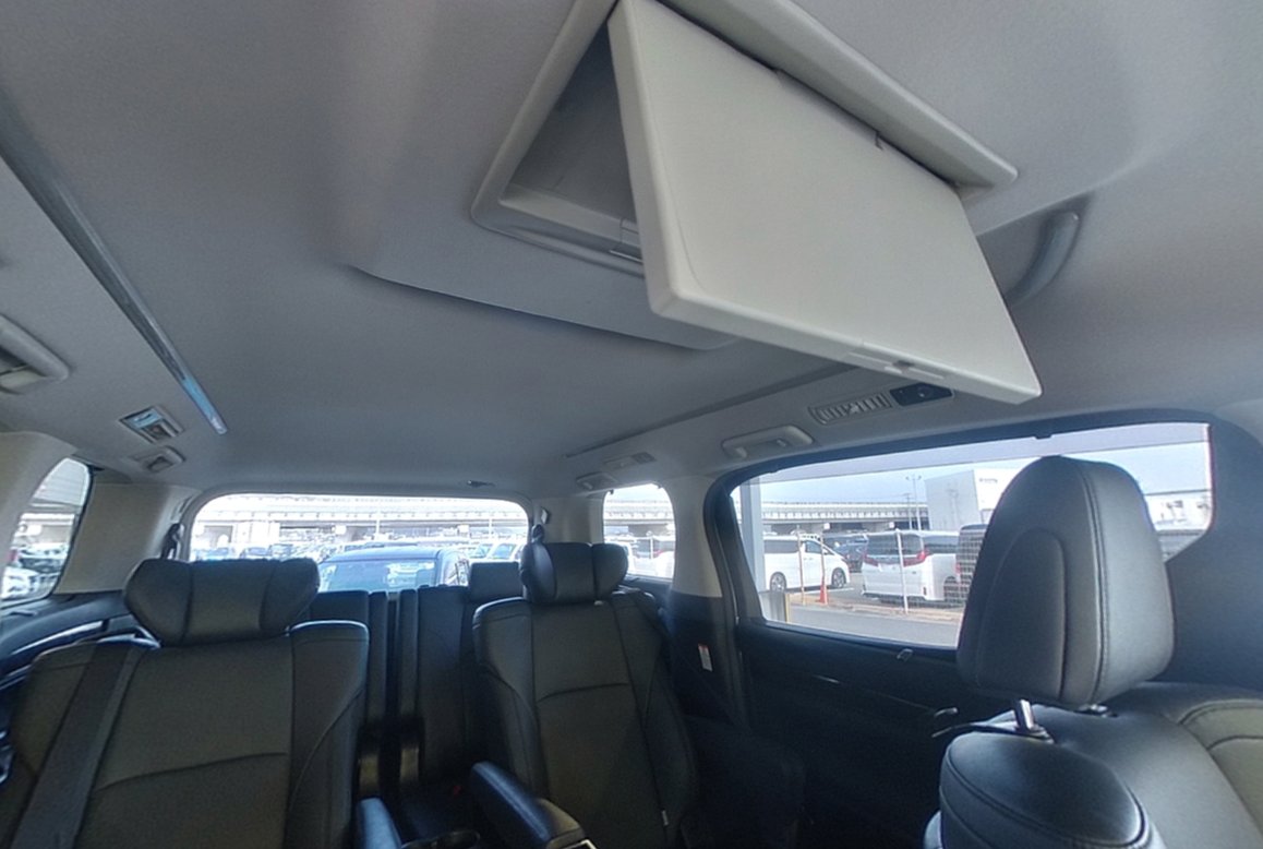 TOYOTA ALPHARD - photo 10 of 17