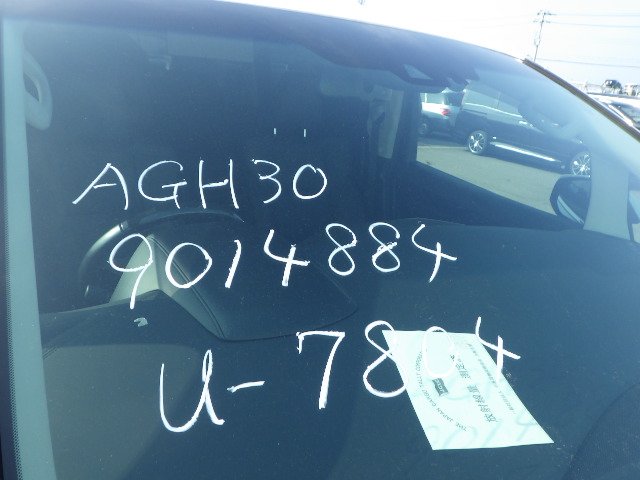 TOYOTA ALPHARD - photo 11 of 17