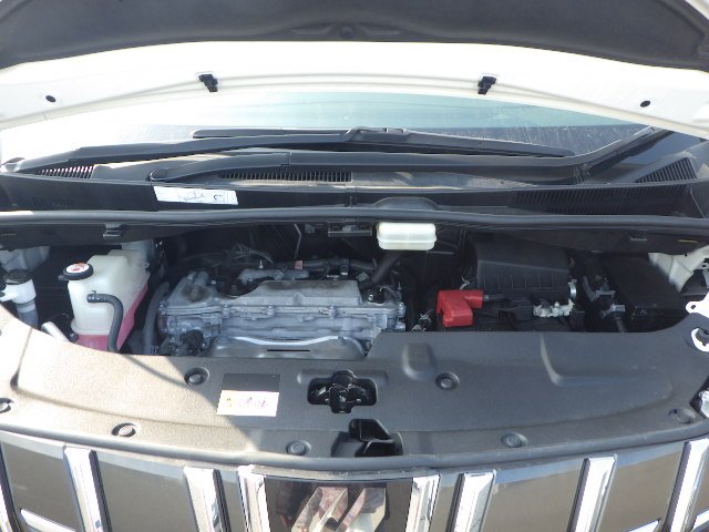 TOYOTA ALPHARD - photo 12 of 17