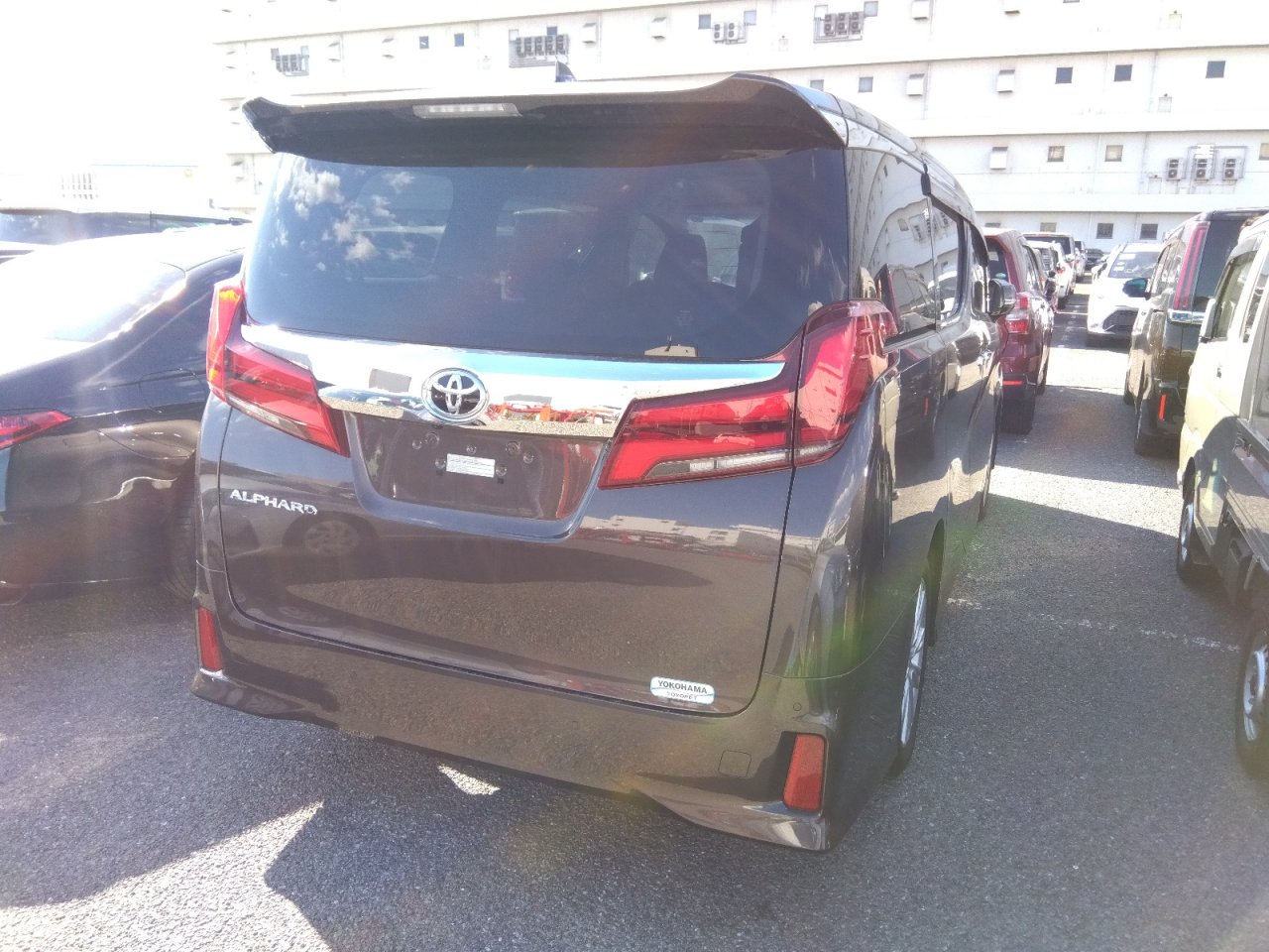 TOYOTA ALPHARD - photo 3 of 32