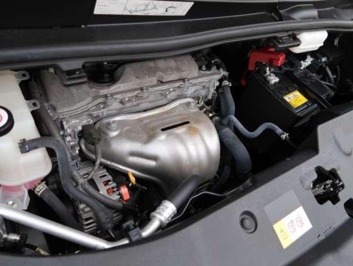 TOYOTA ALPHARD - photo 12 of 32