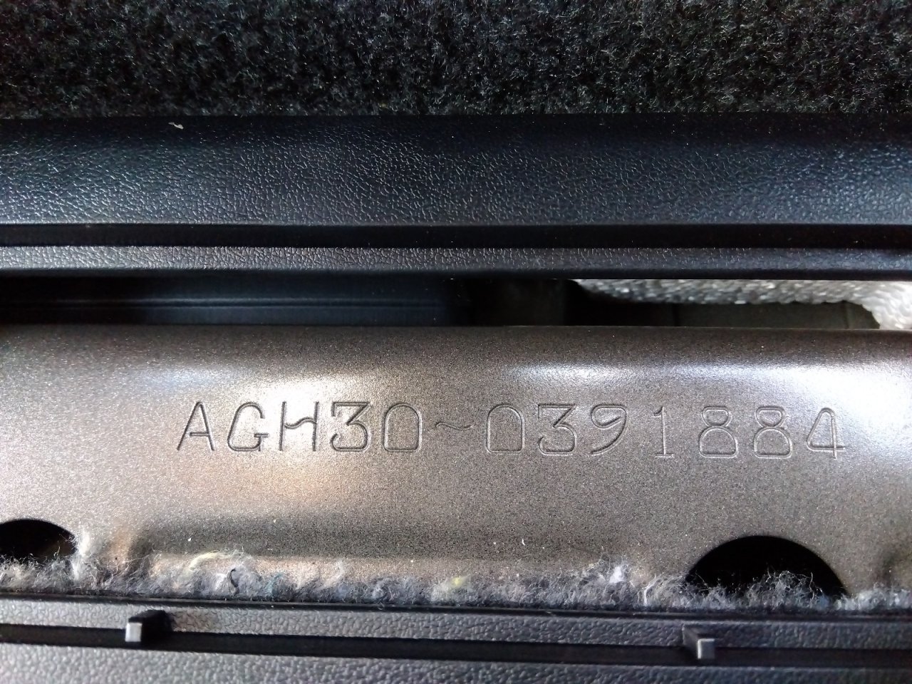 TOYOTA ALPHARD - photo 23 of 32