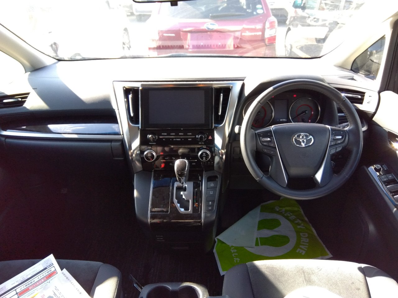 TOYOTA ALPHARD - photo 32 of 32